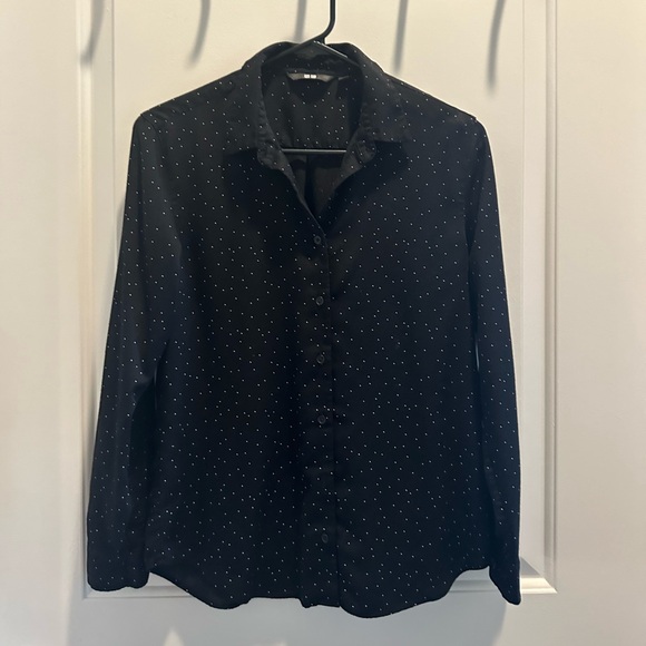 Uniqlo polka dot button down, size XS - Picture 1 of 4